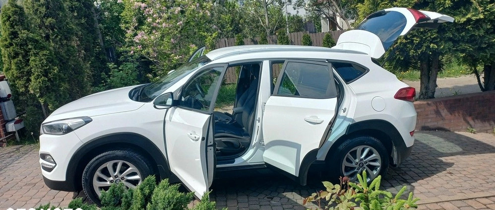 Hyundai Tucson cena 48700 przebieg: 235000, rok produkcji 2016 z Piława Górna małe 781